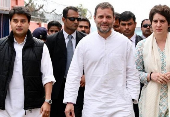 Priyanka begins roadshow in Lucknow with Rahul, Scindia
