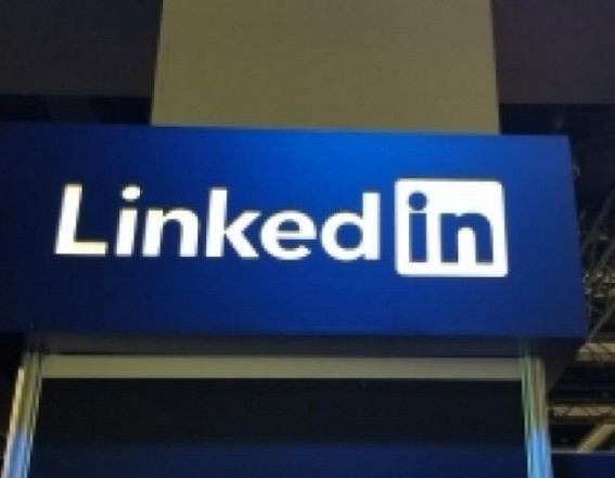 LinkedIn starts showing trending stories of the day