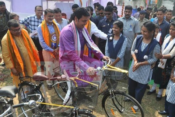 Biplab Debâ€™s Campaigning with School Students before Lok Sabha Election, advertising CPI-M Govtâ€™s 2012â€™s Bi-Cycle distribution scheme for girl-students as  Modiâ€™s â€˜Beti-Bacaho-Beti-Padhaoâ€™ programme 