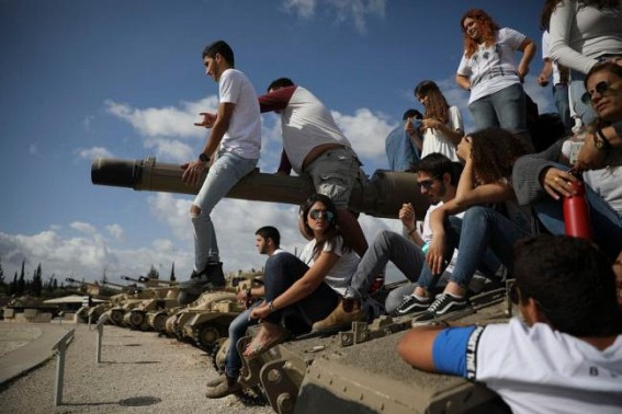 Israel marks somber Memorial Day with wailing siren