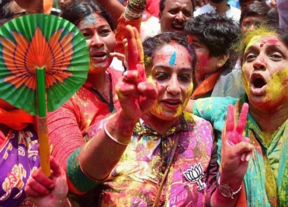BJP workers kicked off celebrations across India : BJP leads 341 seats, Congress 89