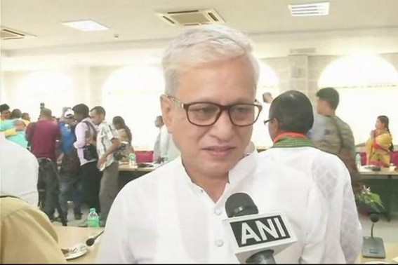 Power Minister delivered speech without microphone due to Power-cut, assures 'Problems to be solved in 15 days'