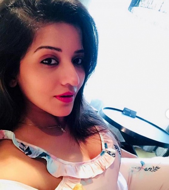Monalisa loves connecting with fans