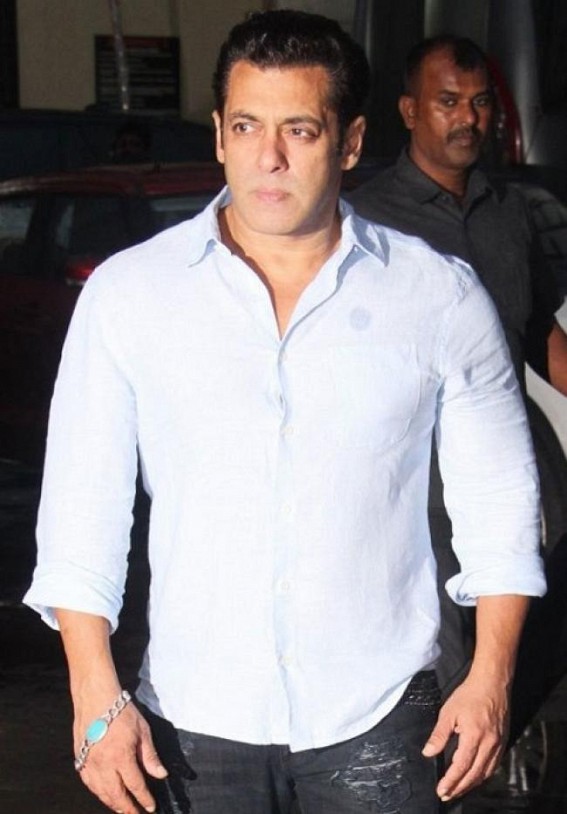 Journalist files criminal complaint against Salman for assault