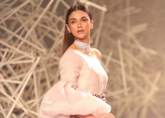 Aditi Rao Hydari turns showstopper for Pankaj, Nidhi at ICW 2019