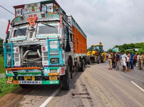 New twist to Unnao truck collision, why was number plate blackened?