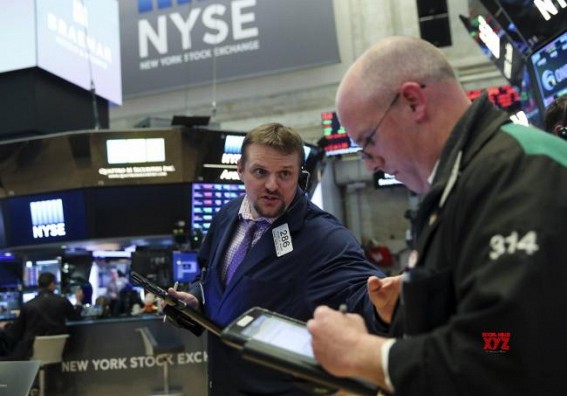 US stocks close mixed amid tepid tech shares
