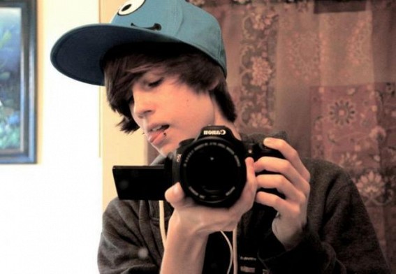 Irony, humour keep teen boys healthy on social media: Study