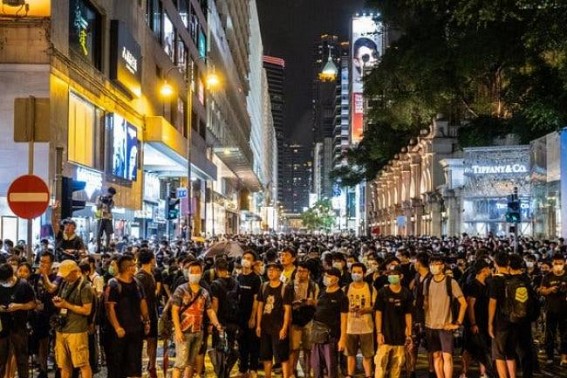 Hong Kong: Situation for journalists continues to decline