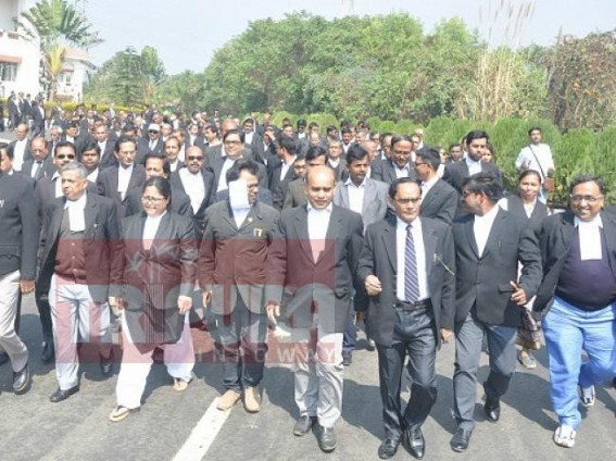 Lawyers want Rs 5,000-cr for welfare in Union budget, â€˜Unitedâ€™ Protest in Tripura hits Secretariat 