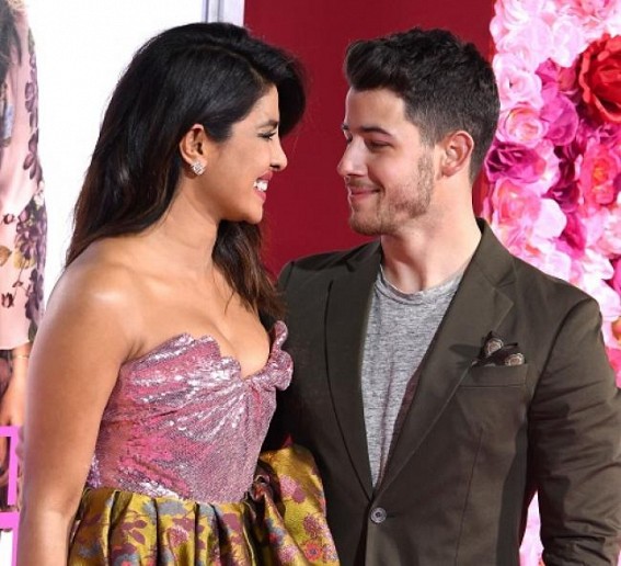 Priyanka, Nick's unseen mushy pics from 'Sucker' video