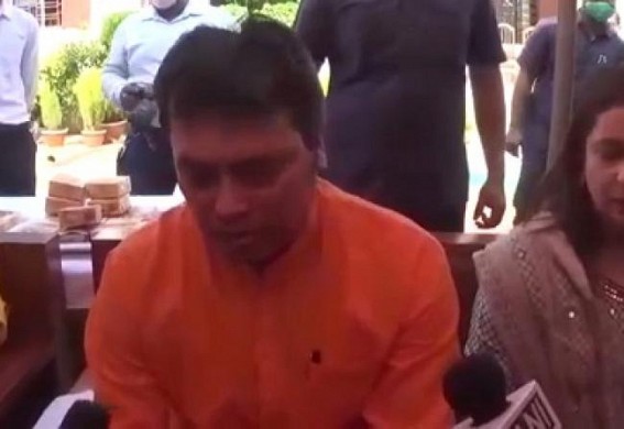 'We are not throwing War Memorial into water, like Russia did with the idol of Lenin' : CM Biplab Deb 