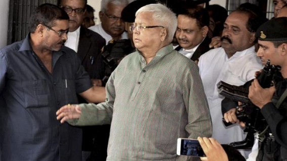 Lalu Prasad appears before CBI court in Ranchi