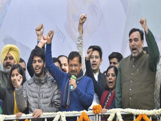 Aam Aadmi in focus at Kejriwal's oath ceremony