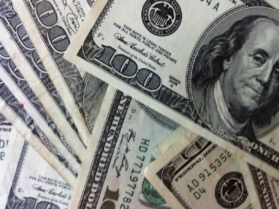 US dollar ends higher on improved consumer sentiment