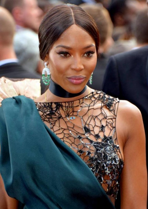Naomi Campbell wears hazmat suit amid coronavirus scare