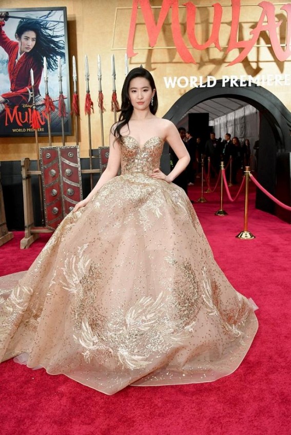 'Mulan' director opens up on coronavirus battle