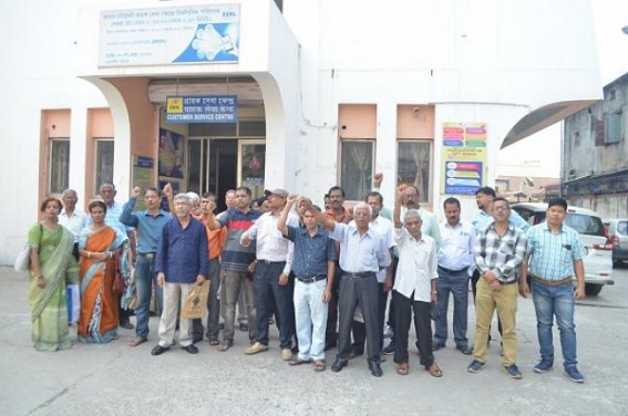Retired Employees of Telecom Department & BSNL Staged Protest for Pension, Wage Revision 