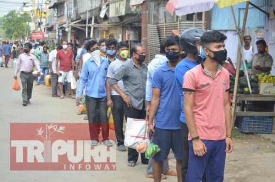 Amid Lockdown, Public in long rows before sweet shops for Naba-Borshoâ€™s â€˜Misti Mukhâ€™