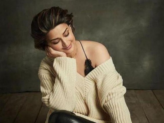 Sonali Bendre steps into son's shoes