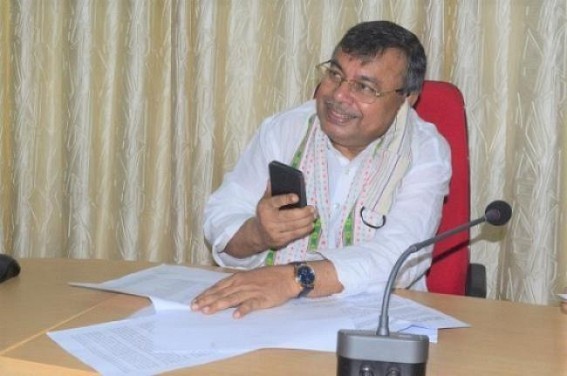 '29% school students have No mobile phone in Tripura' : Report 