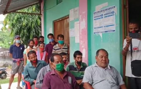 Beneficiaries demand PMAYâ€™s pending amounts, INPT met authority