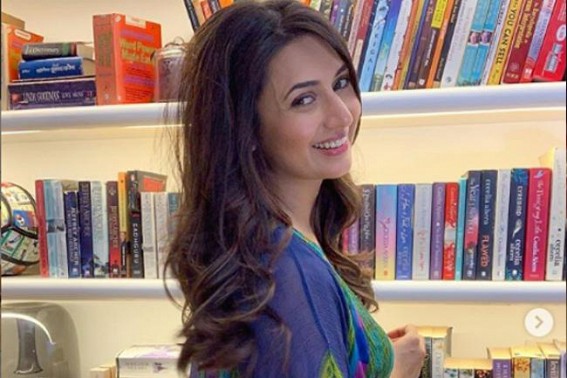 Divyanka Tripathi 'looking for some ab-normal times'