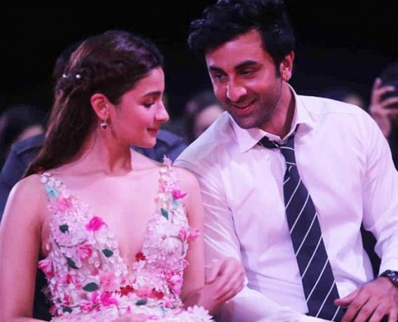 Alia Bhatt wishes B'day boy Ranbir Kapoor with red heart emoji