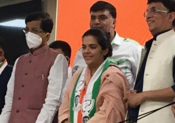 Ahead of Bihar polls, Sharad Yadav's daughter joins Cong