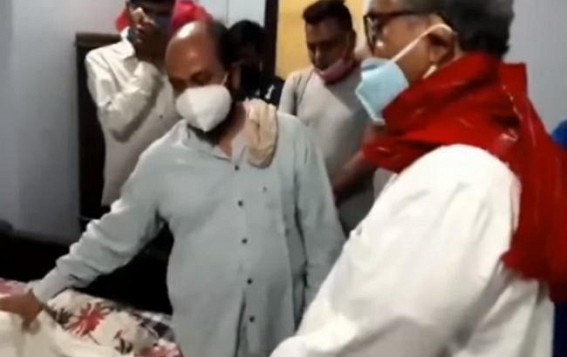 Manik Sarkar paid last tribute to CPI-M leader Amal Chakraborty's father