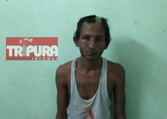 Public caught a thief red-handed, handed-over to Police 