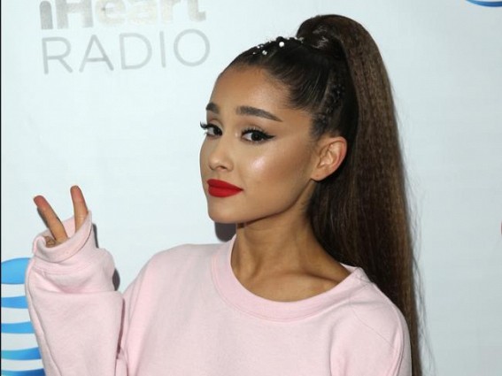 Ariana Grande announces engagement