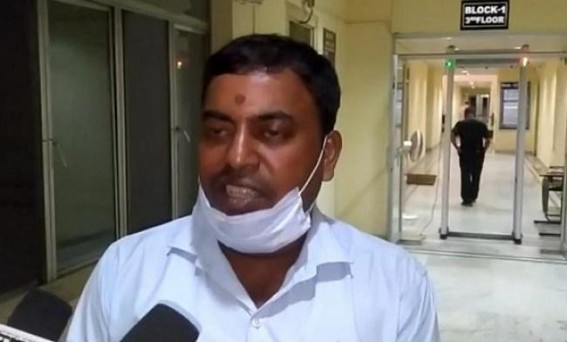 6 terminated teachers of 10323 met CM at Secretariat