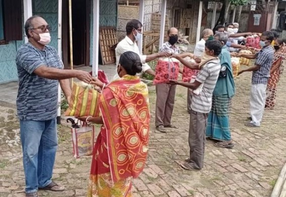 CITU distributed relief materials among construction workers at Dharmanagar 