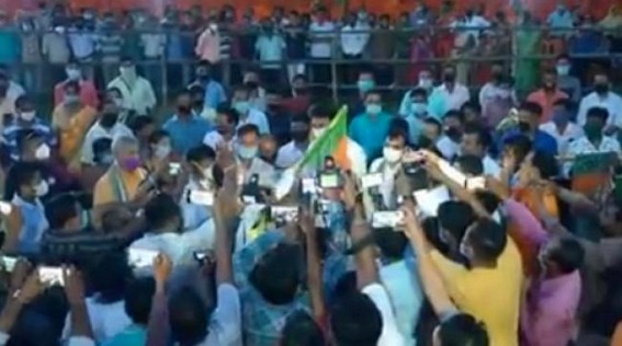 Tripura CM Biplab Deb violates Social Distancing norms 