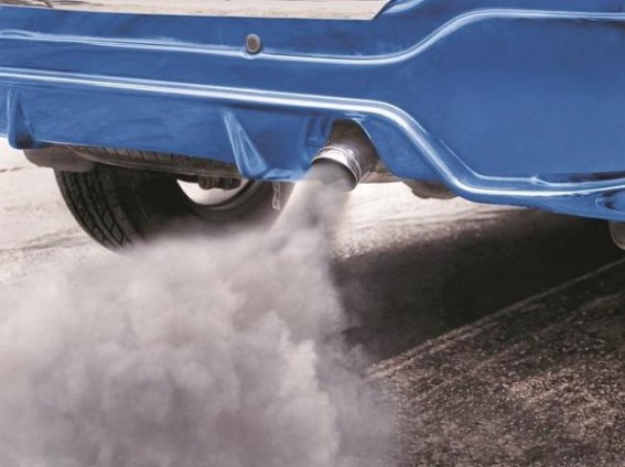 Air pollution kills 64,000 people a year in England:Report