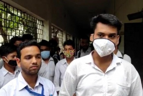 3rd year students of Ishwar Chandra Vidyasagar College placed deputation to Principal against Exam Postponement