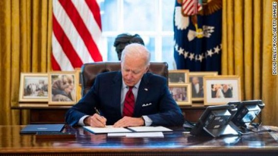 US will not lift travel restrictions, citing COVID-19 Delta variant