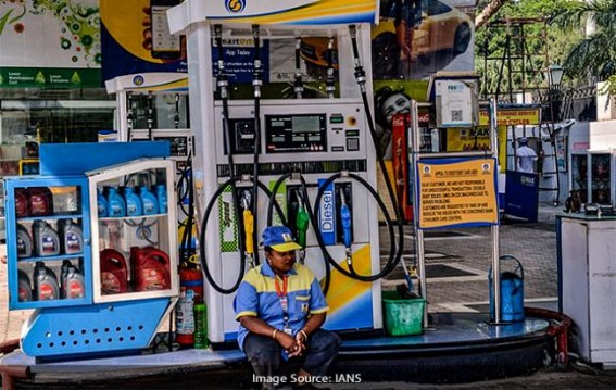 OMCs continue to hold petrol, diesel prices as global crude rates ease
