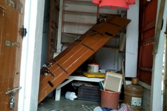 Thieves looted around Rs. 8 lakhs clothes from a garment store in Agartala