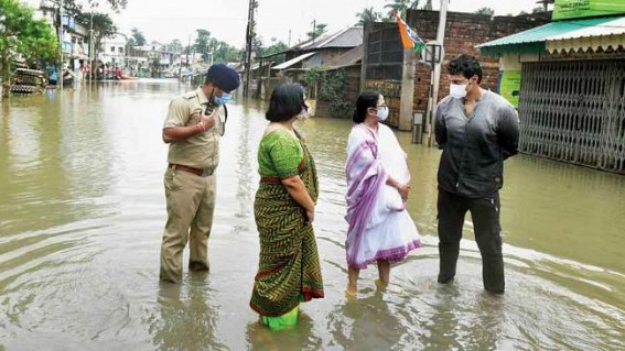 Flood situation in Bengal snowballing into political row