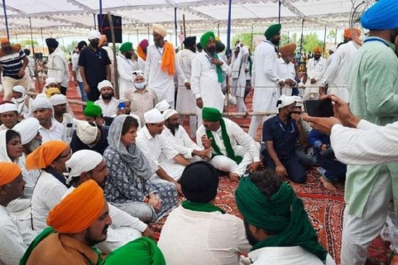 Priyanka takes part in 'antim ardas' of deceased farmers 