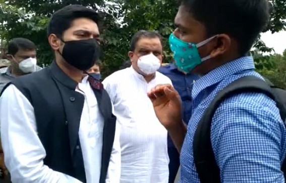 Trinamool General Secretary Abhishek Banerjee talked to Tripura's agitating students on National Highway