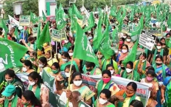 Amaravati farmers' 'Mahapadyatra' pauses due to rains