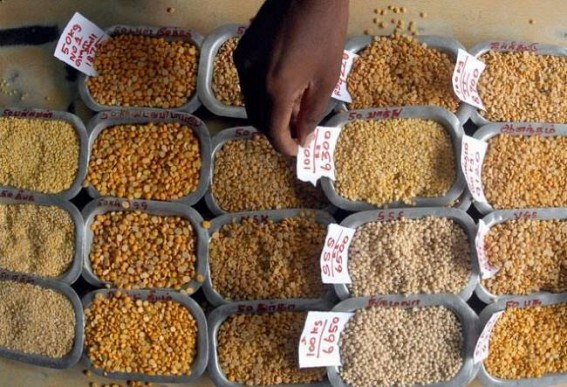 India's Oct retail inflation inches-up on high food, input prices 