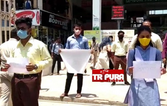 MBB, BBMC College Students Protested against Offline Exams, Demand Online Exams