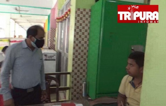 Administrative Mask-Enforcement drive by Sadar DCM in Maharajganj Bazar