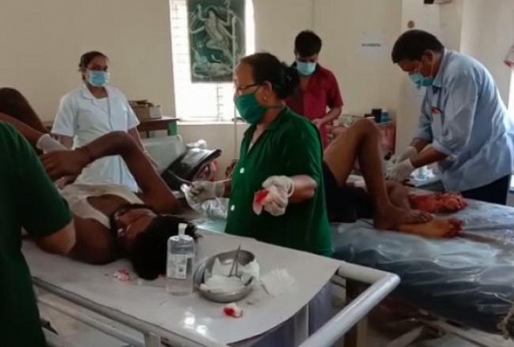 Terrible road mishap at Amarpur : 3 critically injured in bike and passenger car collision 