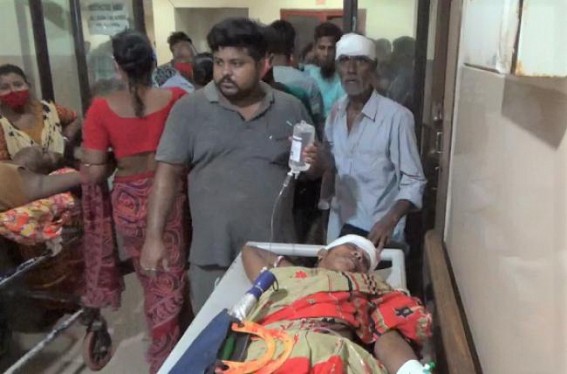 11 Injured, 1 Dead, 2 Critical in Road Mishap at Mohanpur 