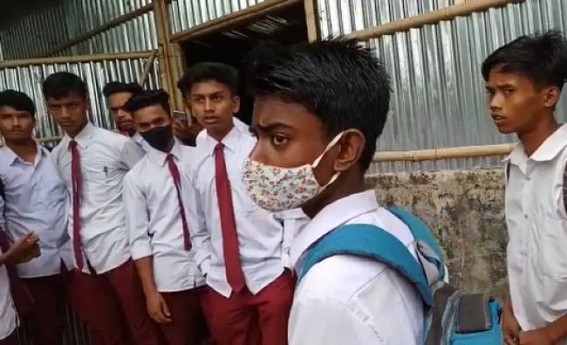 On Exam Day, Massive Protests by School Students in Charilam against 80 Marks Exams